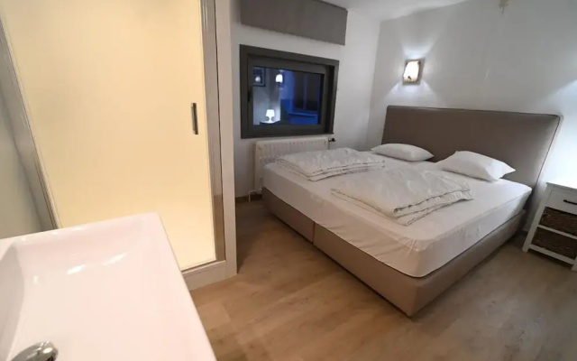 Lovely Holiday Home in Marche-en-Famenne with Hot Tub