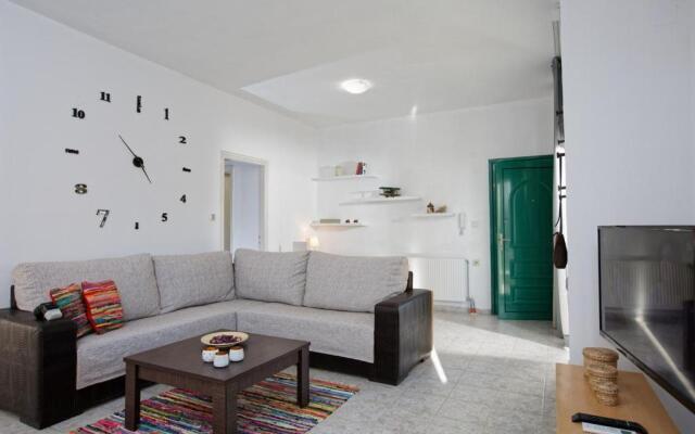 Bright and stylish 3 bedroom apartment