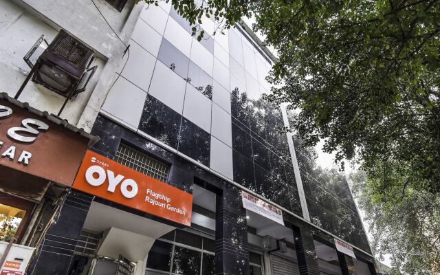 OYO Flagship 22449 Rajouri Garden J block