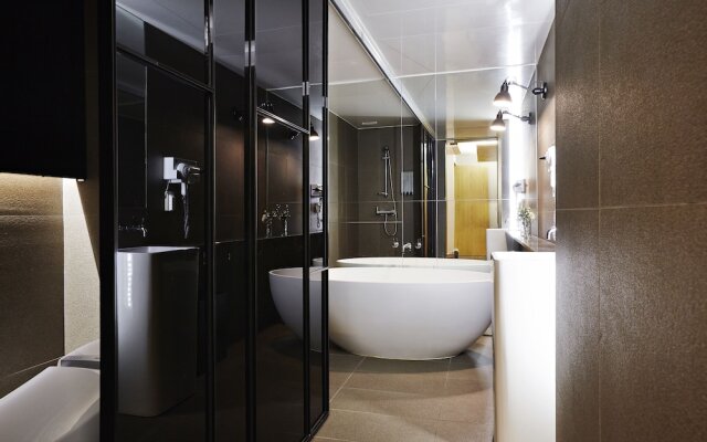 E-HOTEL