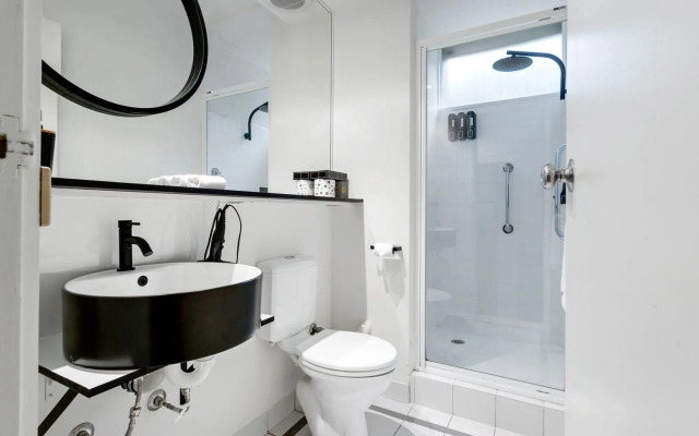 SoYa on Davis Apartment Hotel