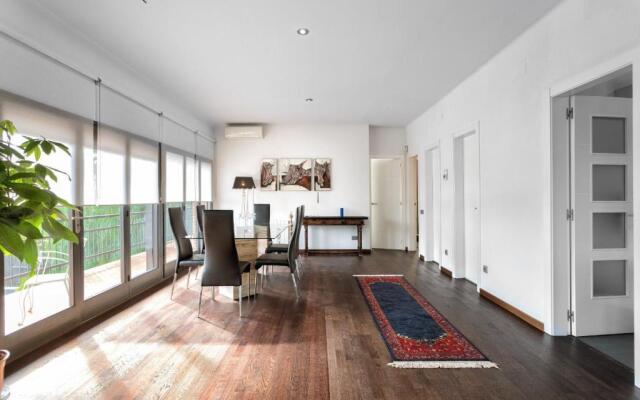 Vila Burriac ,Sunny, Spacious , Private Pool