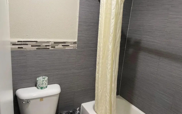 Passport Inn & Suites Corona Hotel