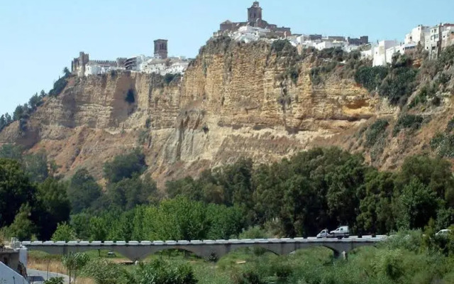 El Faisan C&R Hotel