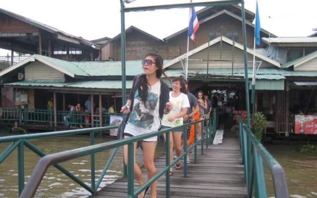 The Royal ThaTien Village