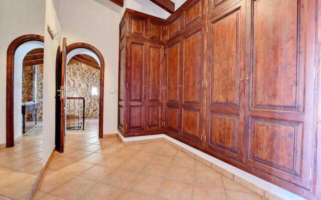 Villa - 4 Bedrooms with Pool - 107803