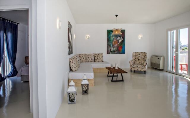 2 Bedroom Apartment With Terrace in Tinos Chora