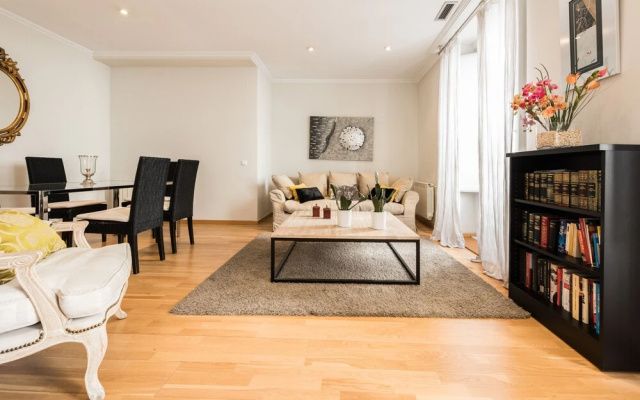 Prado Museum Apartment