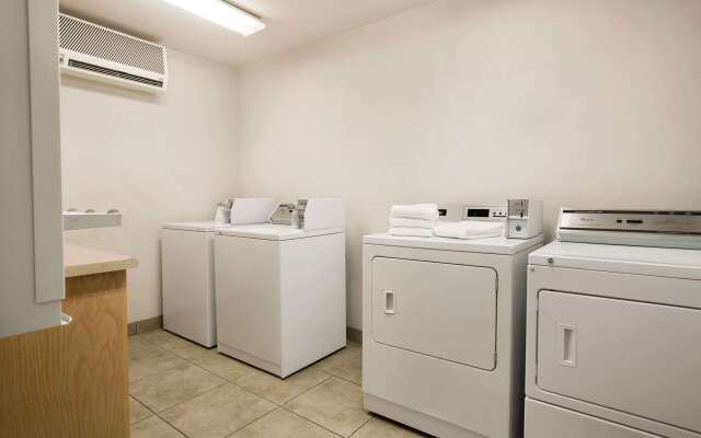 Super 8 by Wyndham Bellingham Airport/Ferndale