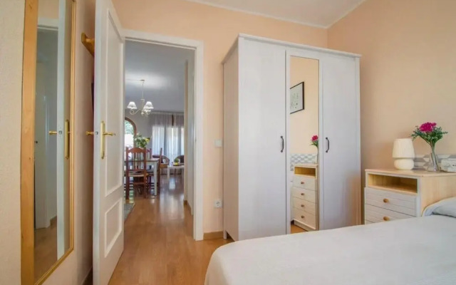 Nice Home see French Title