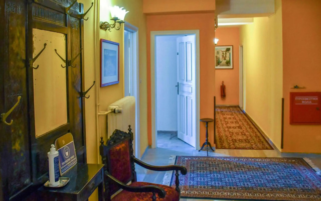 Byron Hotel