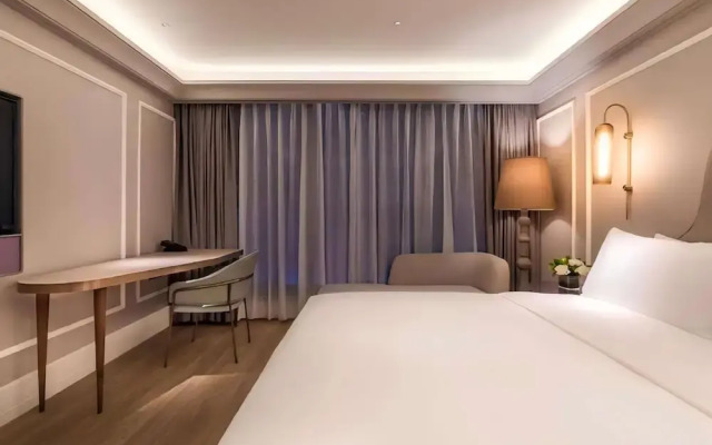 Mercure Wuhan Yangluo