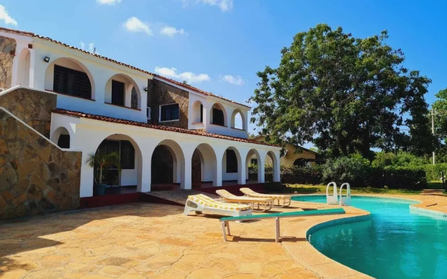 Lux Suites Sanuna Villas Diani