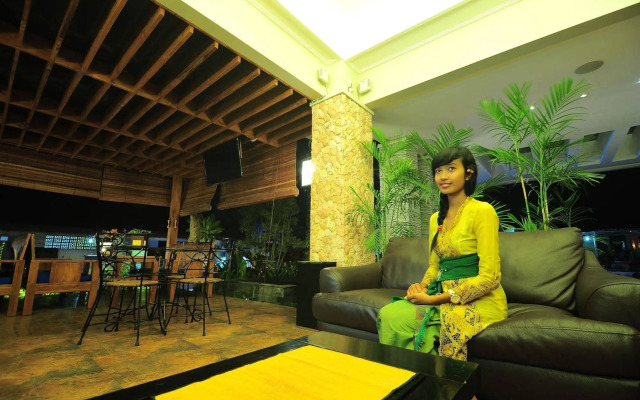 Alron Hotel Kuta Powered by Archipelago