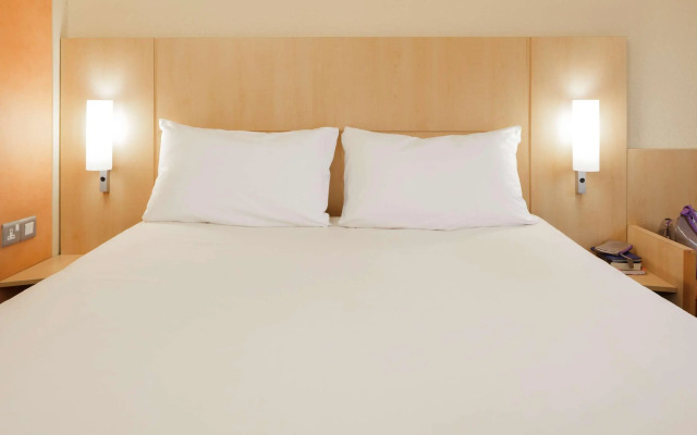 Ibis Cardiff Centre Hotel