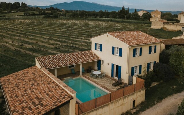 House With 3 Bedrooms in Saint-pierre-de-vassols, With Private Pool, E