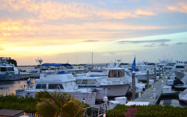 Legacy Harbour Hotel & Suites