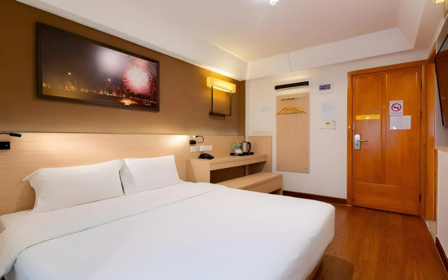 Chiang Roi 7 Days Inn