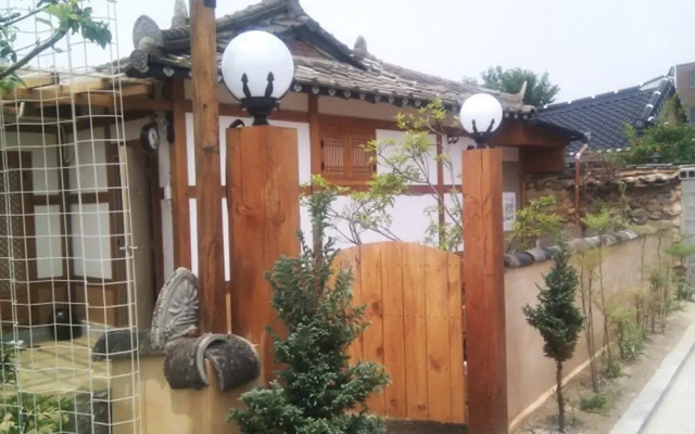 Jeonju Gyodong Baekjak Hanok Stay