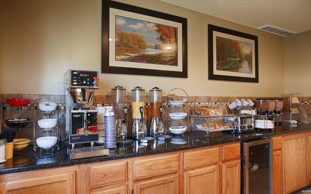 SureStay by Best Western Kansas City Country Inn North