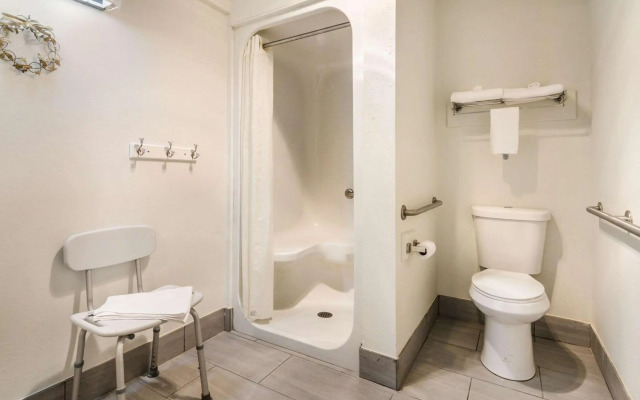 Econo Lodge Glade Springs I-81