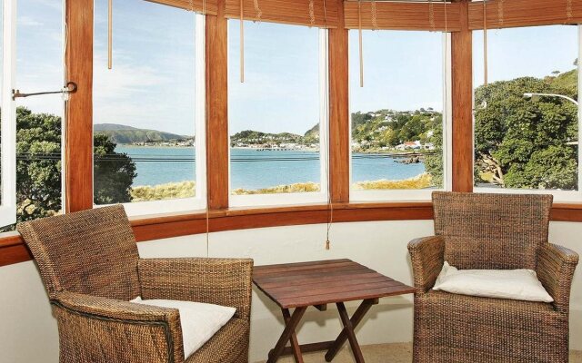 Beachfront Wellington Bed and Breakfast