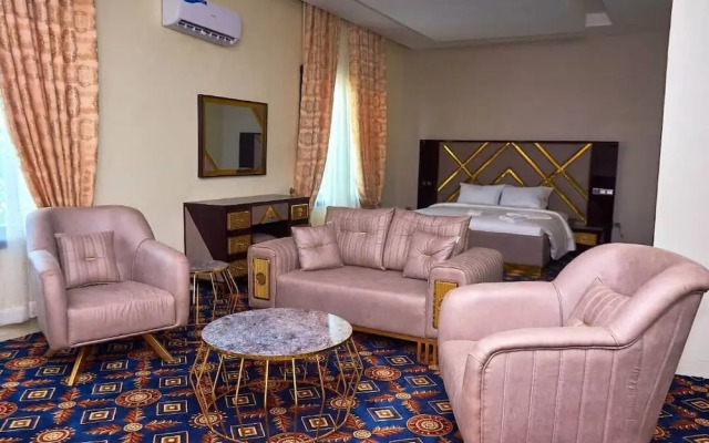 Deja Vu Hotel and Suites