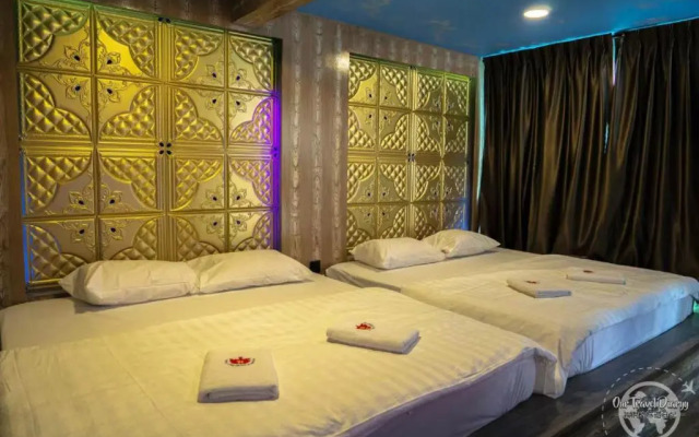 Mangrove Floating Chalet