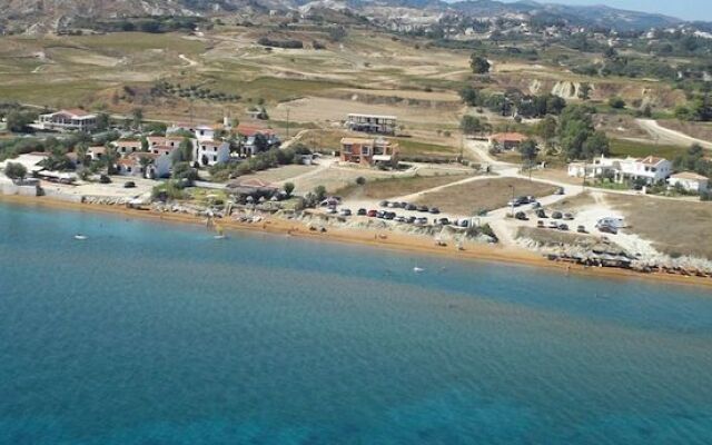 Alekos Beach Houses-Seti