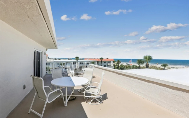 Oceanfront 3BR Condo: Gated, Breathtaking View