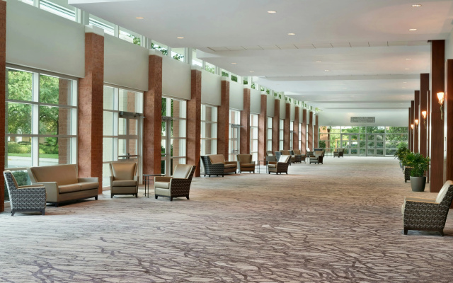 Embassy Suites by Hilton Charleston Airport Convention Ctr