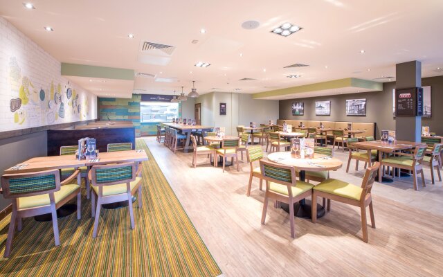 Premier Inn Basingstoke Town Centre Hotel