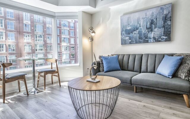 Amazing Suites In Yorkville