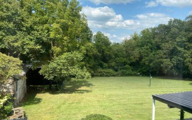 1823 Historic Rose Hill Inn