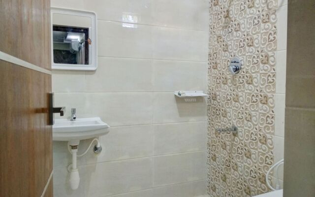 OYO 10521 GCK Suites