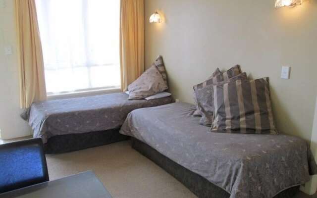 Shortland Court Motel