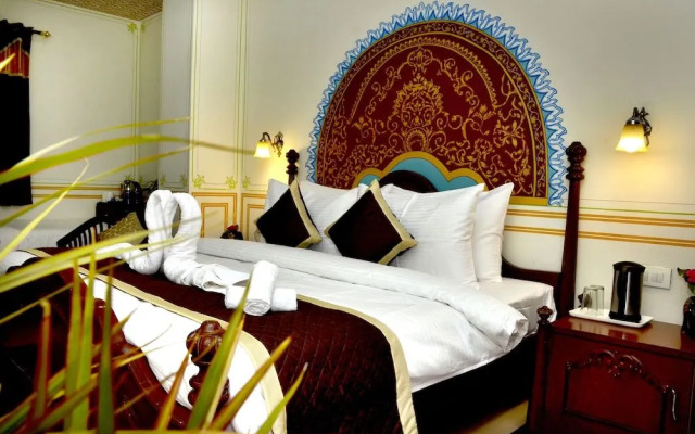 Oyo 15214 Mahal Rajwada Resort