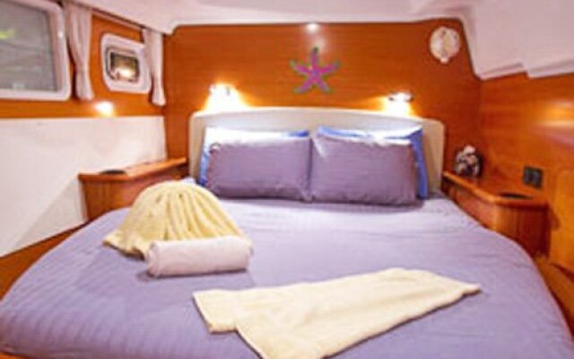Festiva Sailing Vacations - Sint Maarten, Simpson Bay, St Maarten Dutch Caribbean