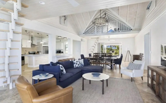 Coastal Retreat: Newly Remodeled Beach House With Pool