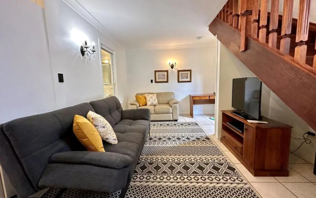 Charlesworth On The Park