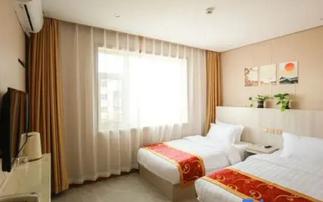 Yinhe Hotel (Changbaishan Shopping Center)
