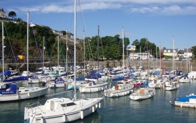 Spacious Apartment in Saundersfoot With Terrace