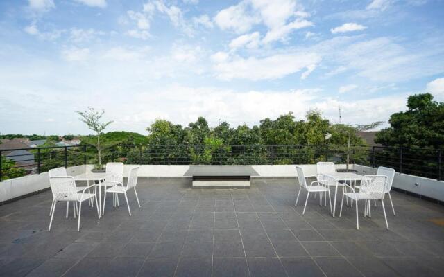 RedDoorz near Eka Hospital BSD City