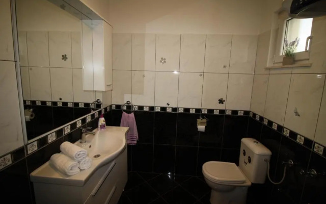 Apartments by the sea Sumartin, Brac - 18749