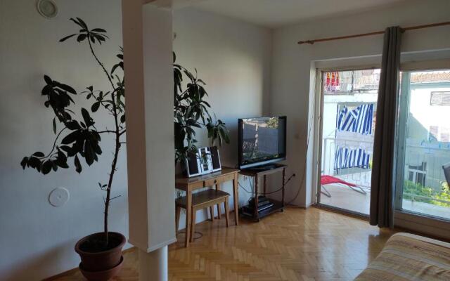 Studio Apartment Markomatea