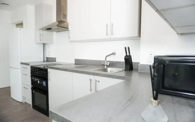 2br-360 Views-balcony-parking-wifi-smarttv