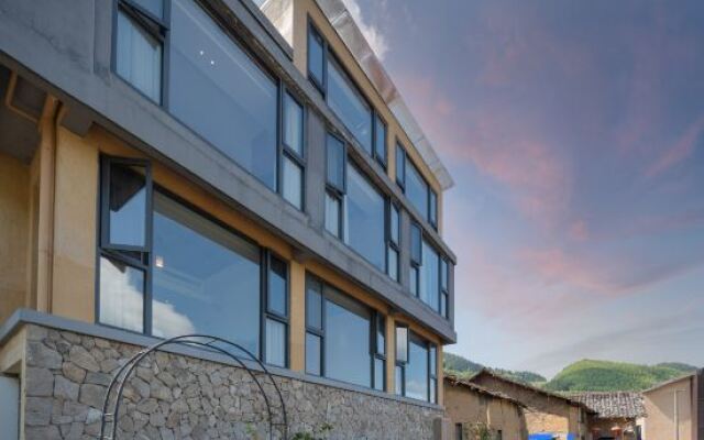 Yunhe Terrace Sit and Watch Yunqi Homestay