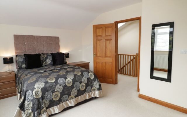 Bryn Derw Holiday Cottage