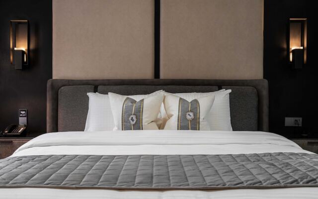 Dluxe Premium Hotel