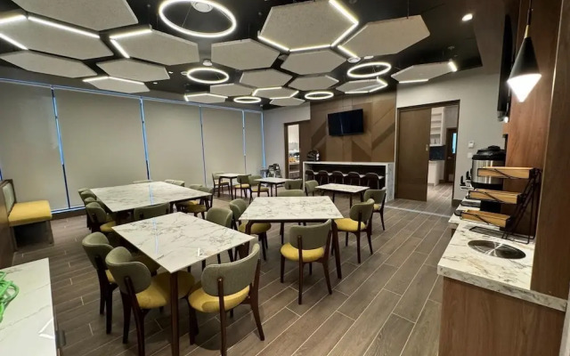 Hyatt Place Windsor
